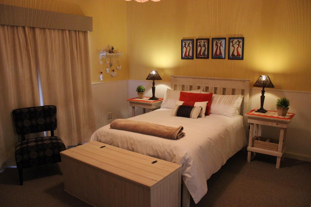 Smuts Ave. Guest Rooms เฮอร์มานุส ภายนอก รูปภาพ