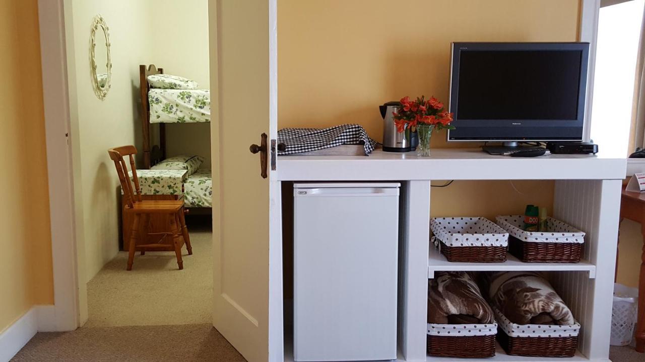 Smuts Ave. Guest Rooms เฮอร์มานุส ภายนอก รูปภาพ